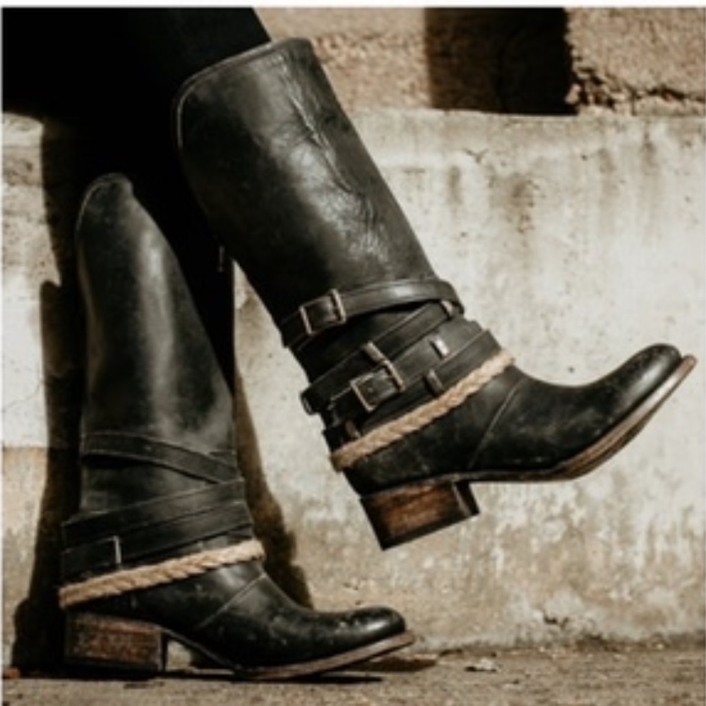 Freebird by Steve Madden black boots